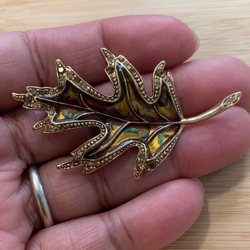Liz Claiborne Vintage Leaf Brooch